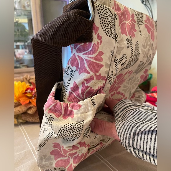 Two Loops Diaper Bag in a Pink Floral Pattern. - Picture 6 of 12